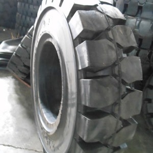 व्हील बैरो लोडर के लिए OEM ठोस औद्योगिक फोर्कलिफ्ट टायर 825-15
