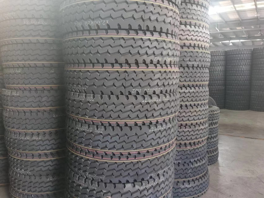 सुपर लोडिंग एबिलिटी ट्रक बस टायर के भीतर सभी स्टील रेडियल टायर 1200R20 उच्च गुणवत्ता